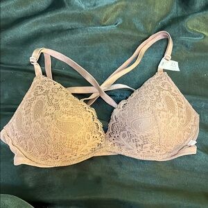 Victoria’s Secret lace bra NWT